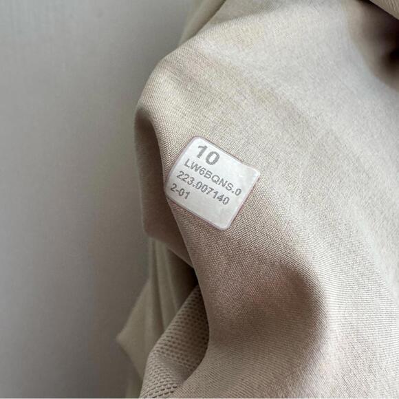 Lululemon Stretch High Rise Crop - Picture 12 of 12